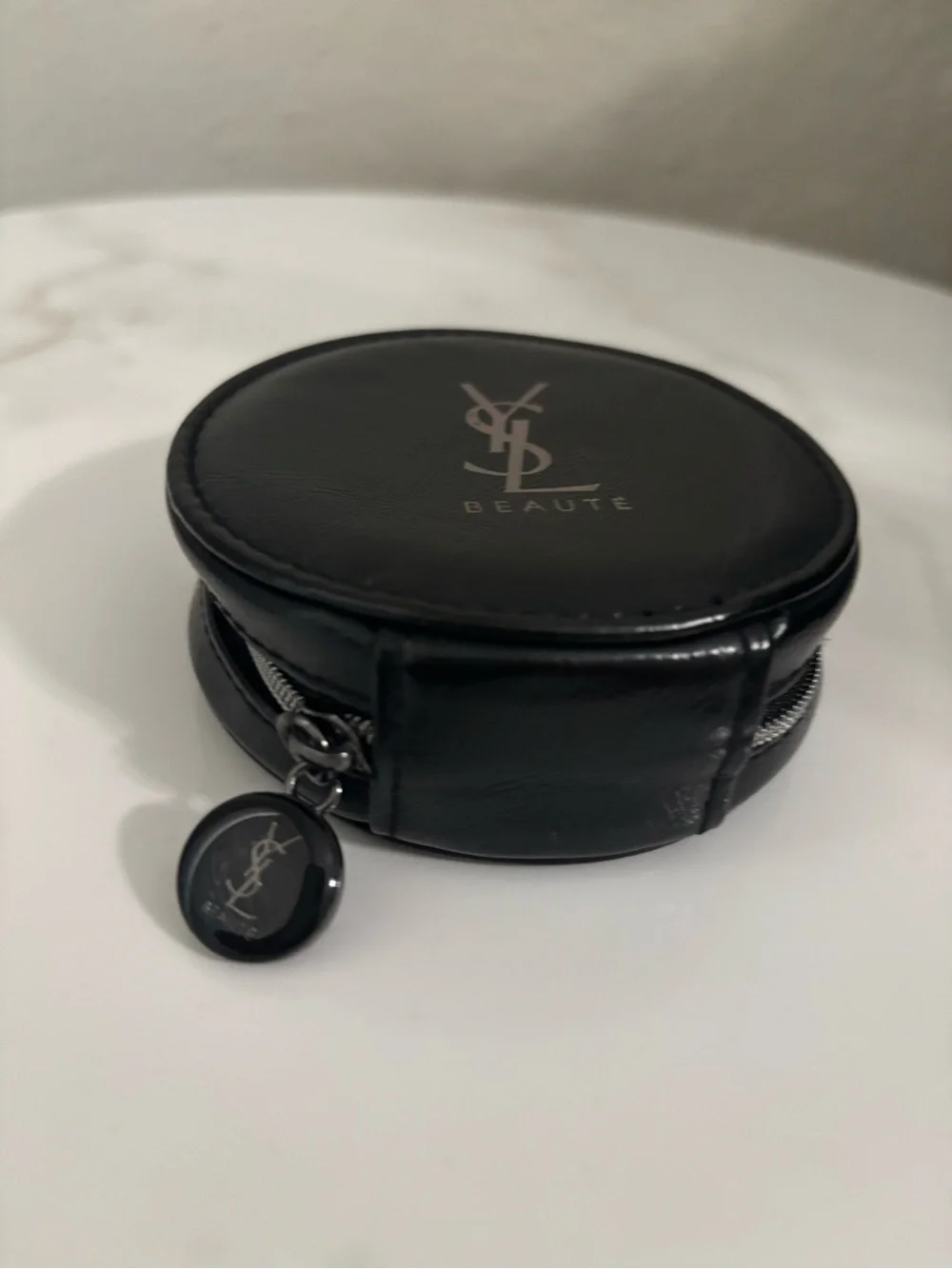 NWOT | YSL Beaute Black Round Leather Zip Coin Purse - Picture 4 of 6